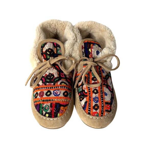 Anthropologie Upcycled Patchwork Slipper Booties Moccasins Womens L 9 10 Comfort - Picture 1 of 8